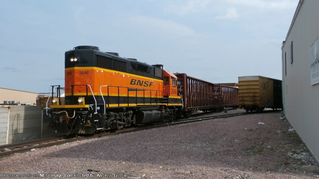 BNSF 2646 & TBOX 660475